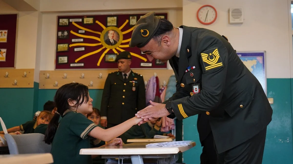Antalya'da Mehmetçik'in mektup sürprizi